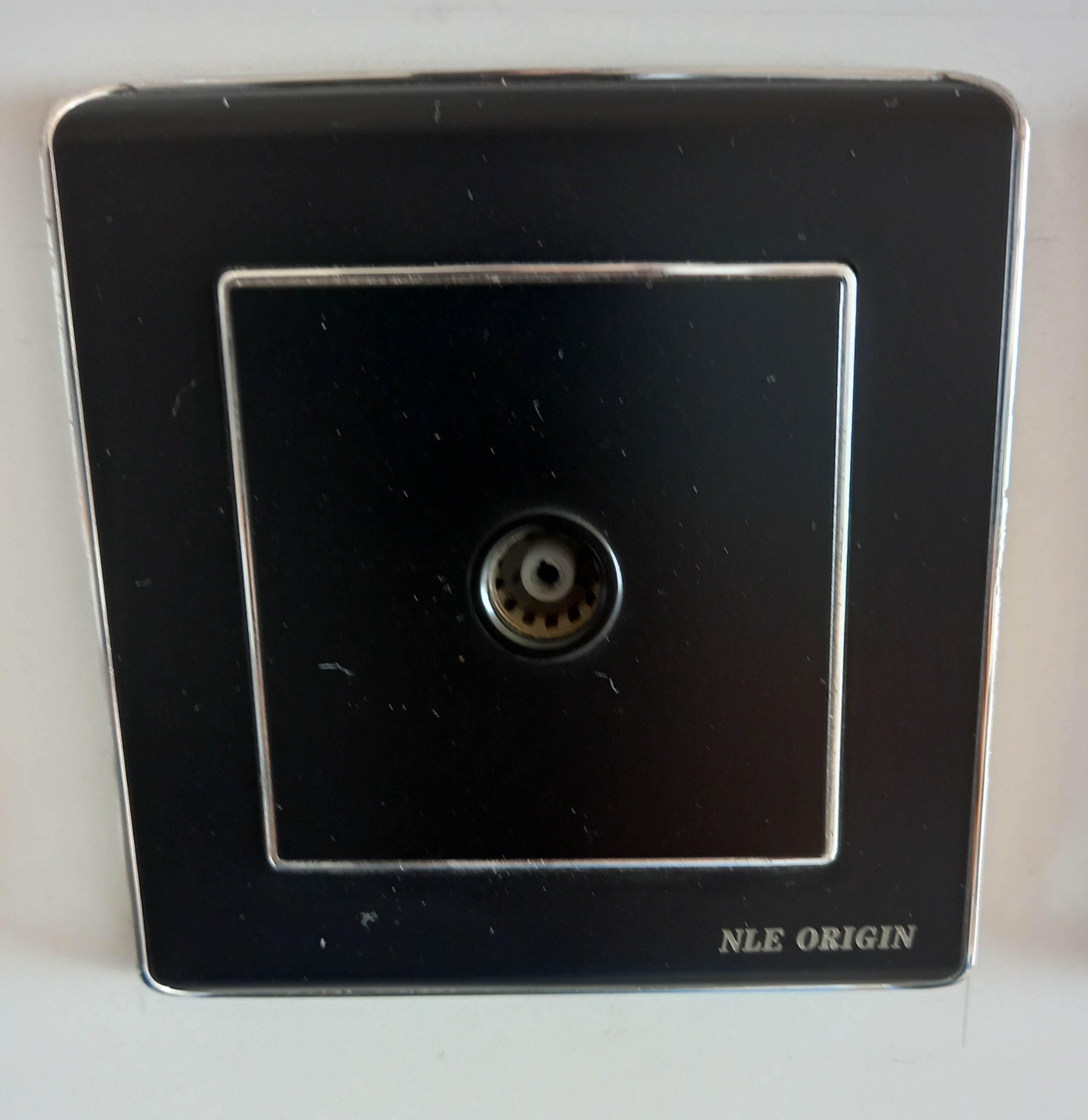Tv socket Nle Black on Black