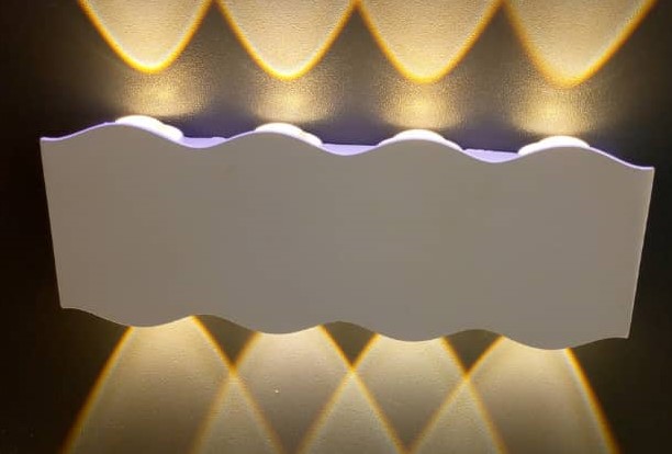 B 825/8 wall light