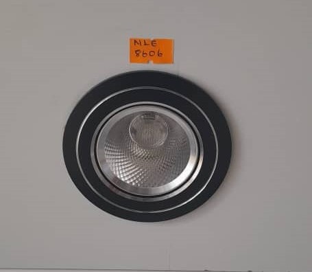 NLE 8606 spotlight