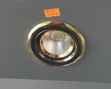 NLE 2502 spotlight