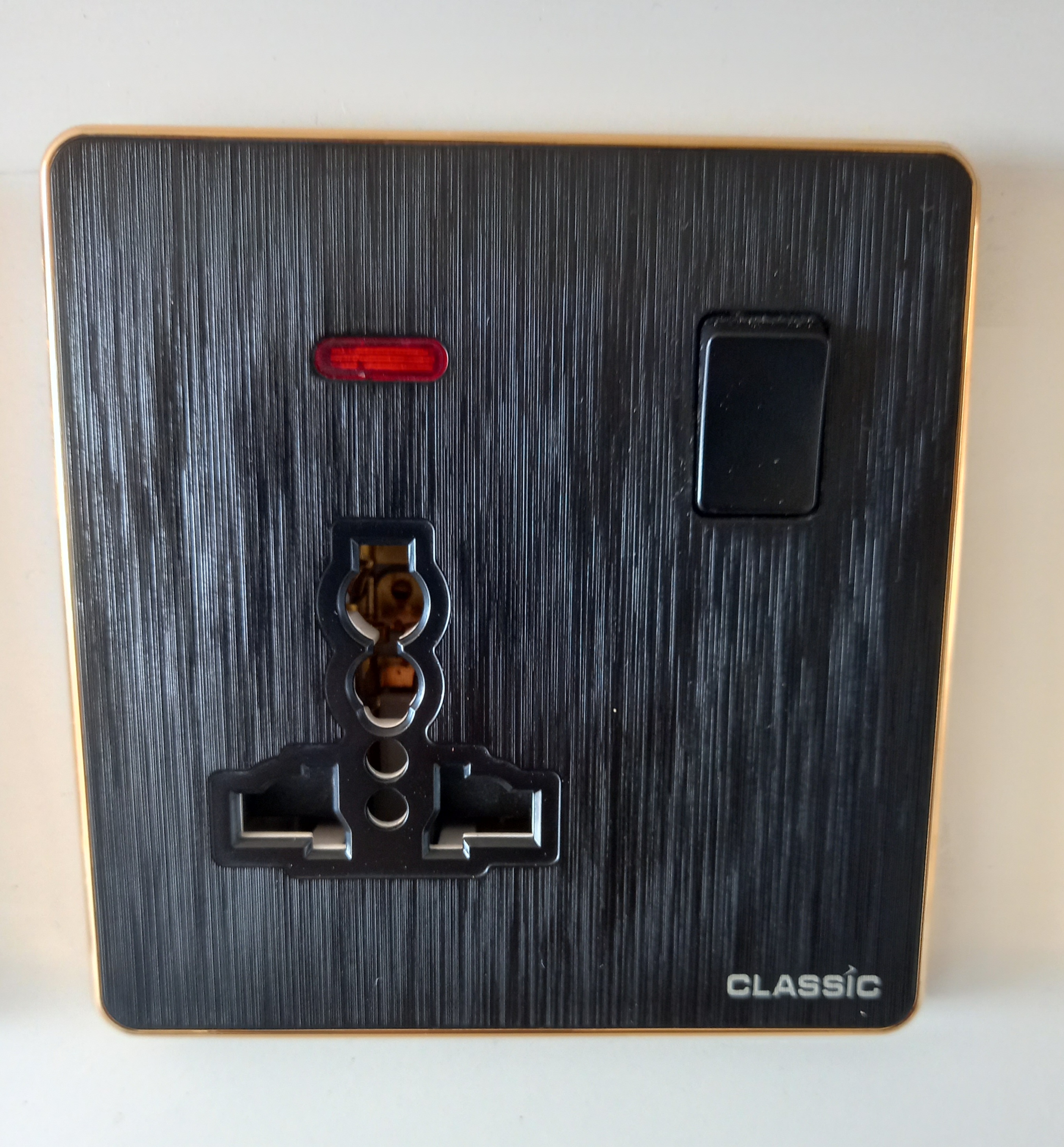 Single socket C72 classic black